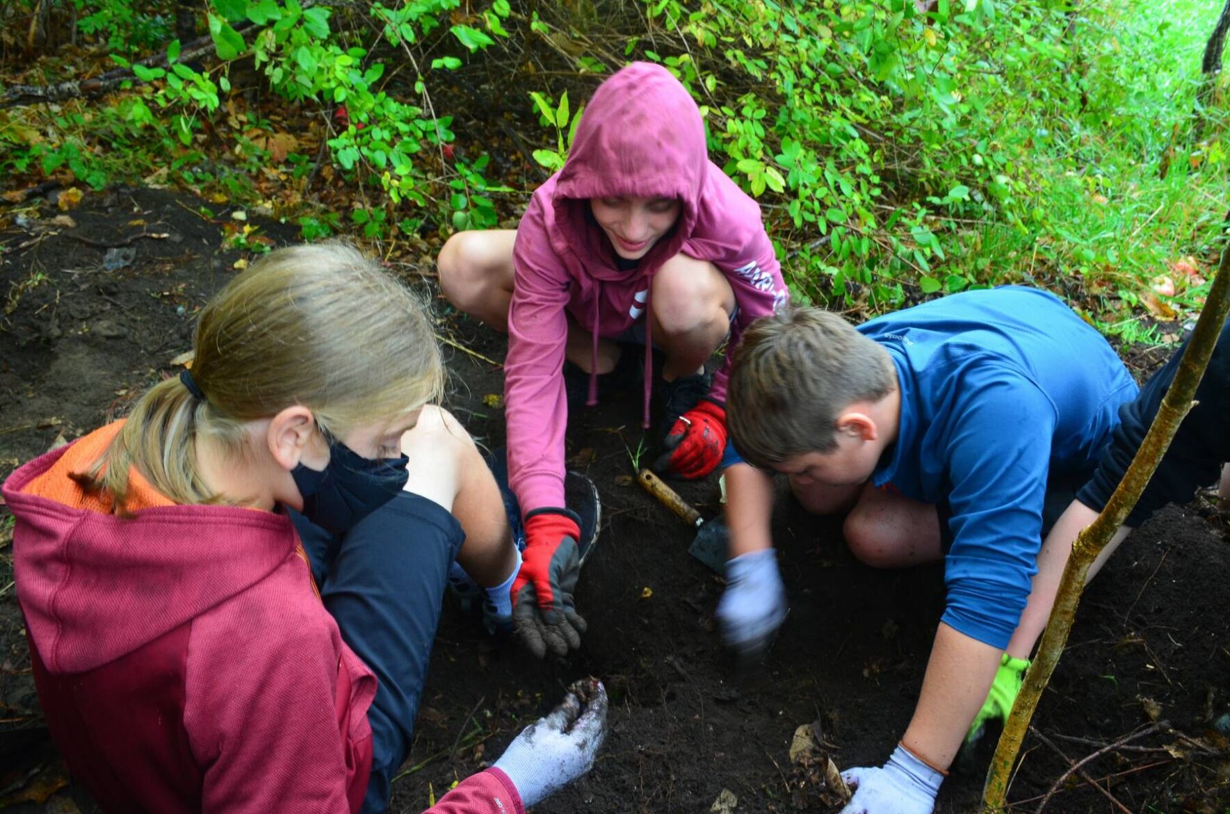 Barnet Students Participate In Archaeological Excavation